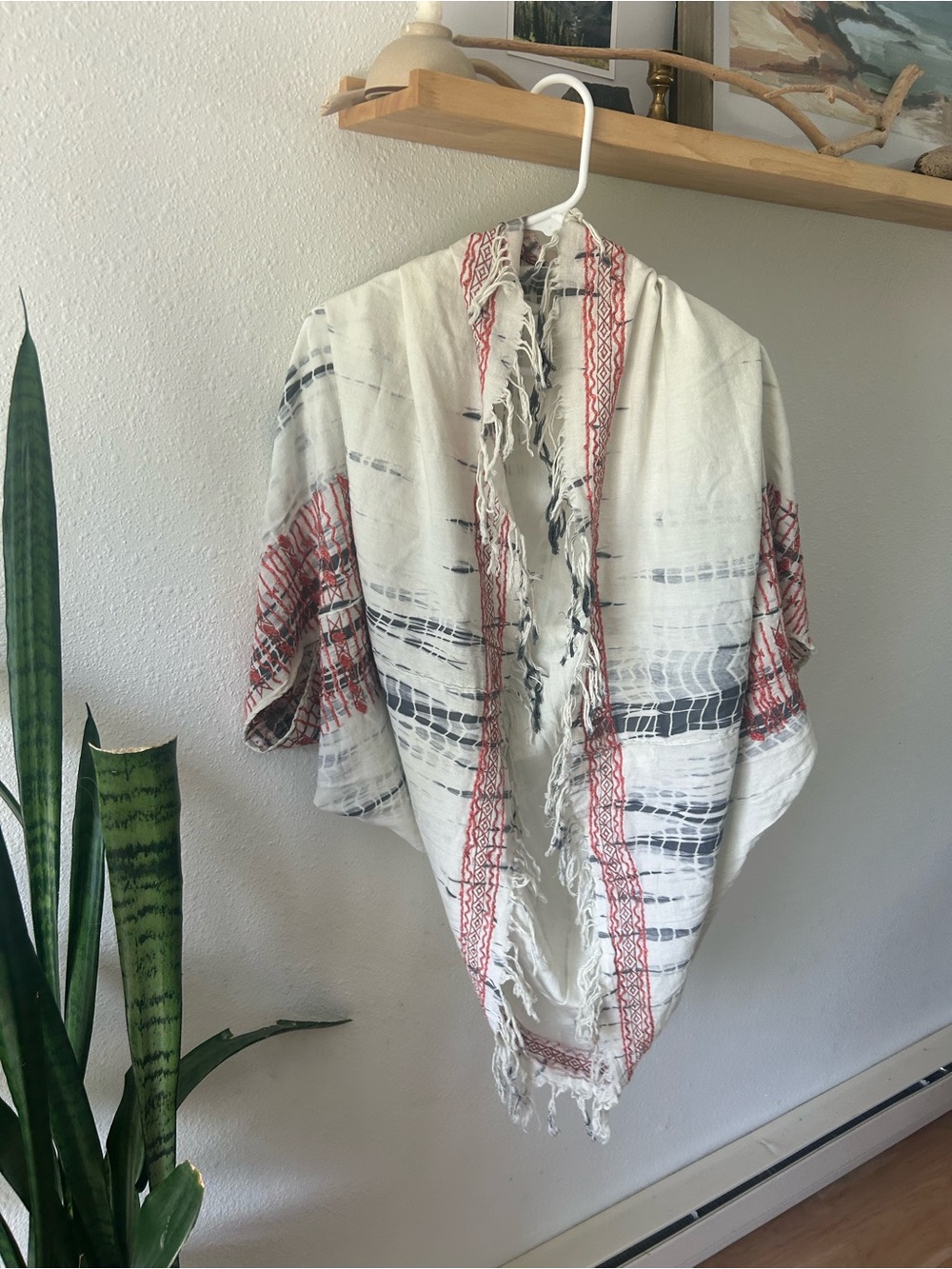 Free People: Lightweight Boho Fringe Kimono/Shawl